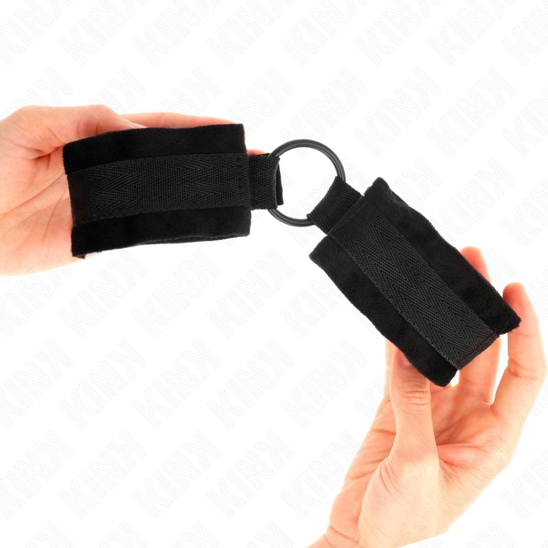 KINK - BEGINNER PELZ HANDMANSCHETTEN 25 CM MIT O-RING 4 CM SCHWARZ VERSTELLBAR 15-25 CM – Bild 4